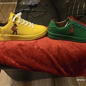 Dynamic Green and Yellow Embroidered Logo Athletic Shoes